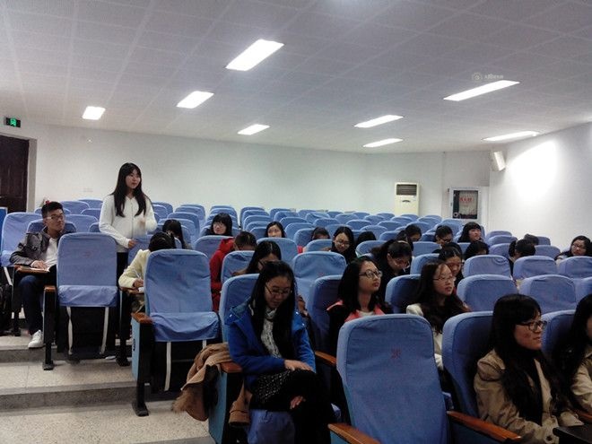 点滴做起，助人为乐--记外国语学院道德大讲堂活动